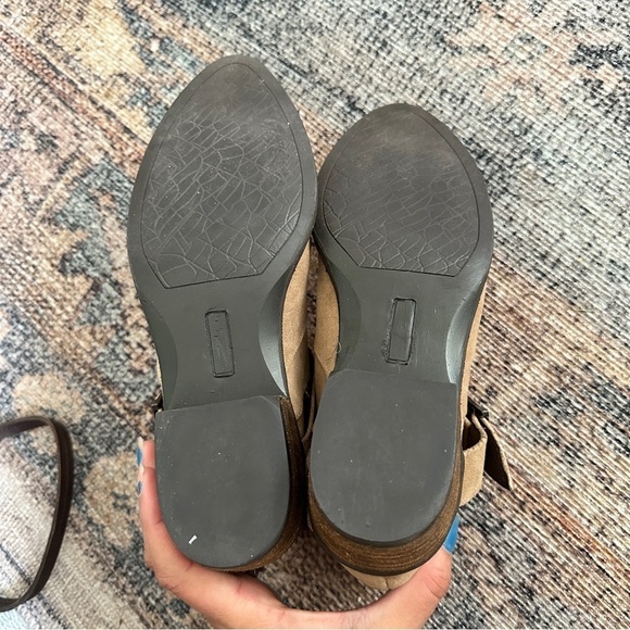 G.H. Bass Co. Western Ankle Bootie Buckle Beige Shoes sz 7 - Picture 7 of 7